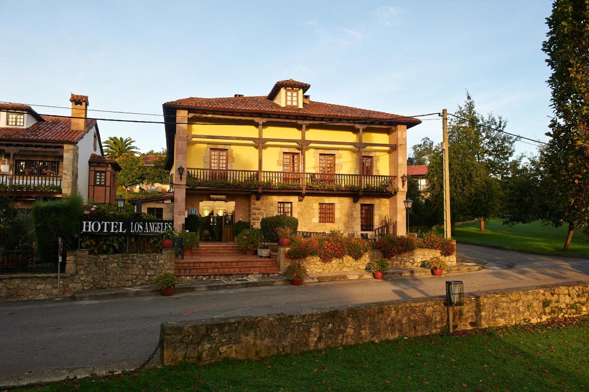 Hotel Los Angeles Santillana del Mar Exterior foto