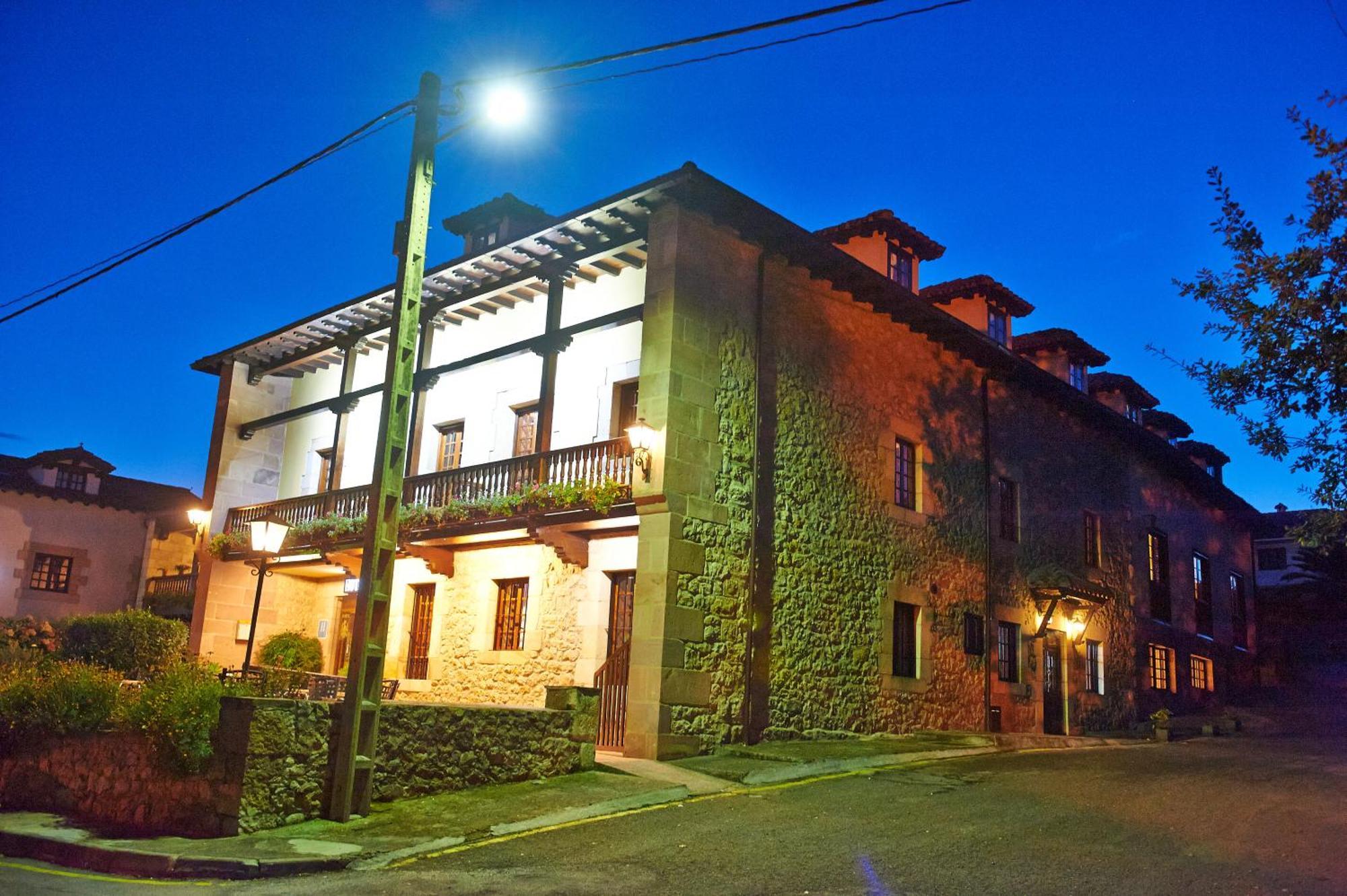 Hotel Los Angeles Santillana del Mar Exterior foto