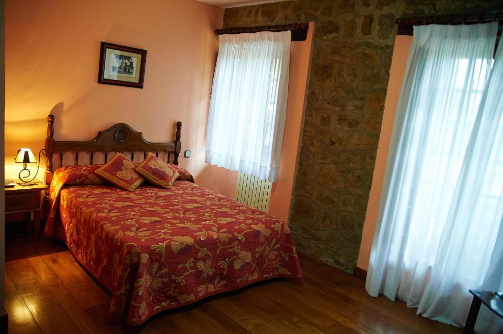 Hotel Los Angeles Santillana del Mar Habitación foto